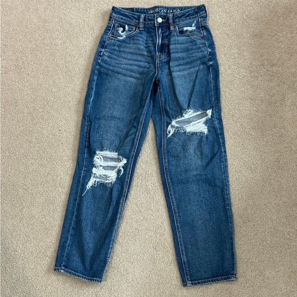 American eagle blue distressed high rise mom straight leg jeans in size 4 - Picture 1 of 7